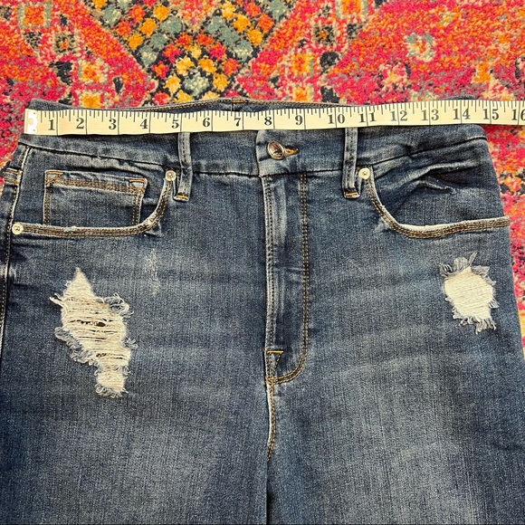 Good American Good Waist Distressed Crop - 12/31 - Picture 9 of 11